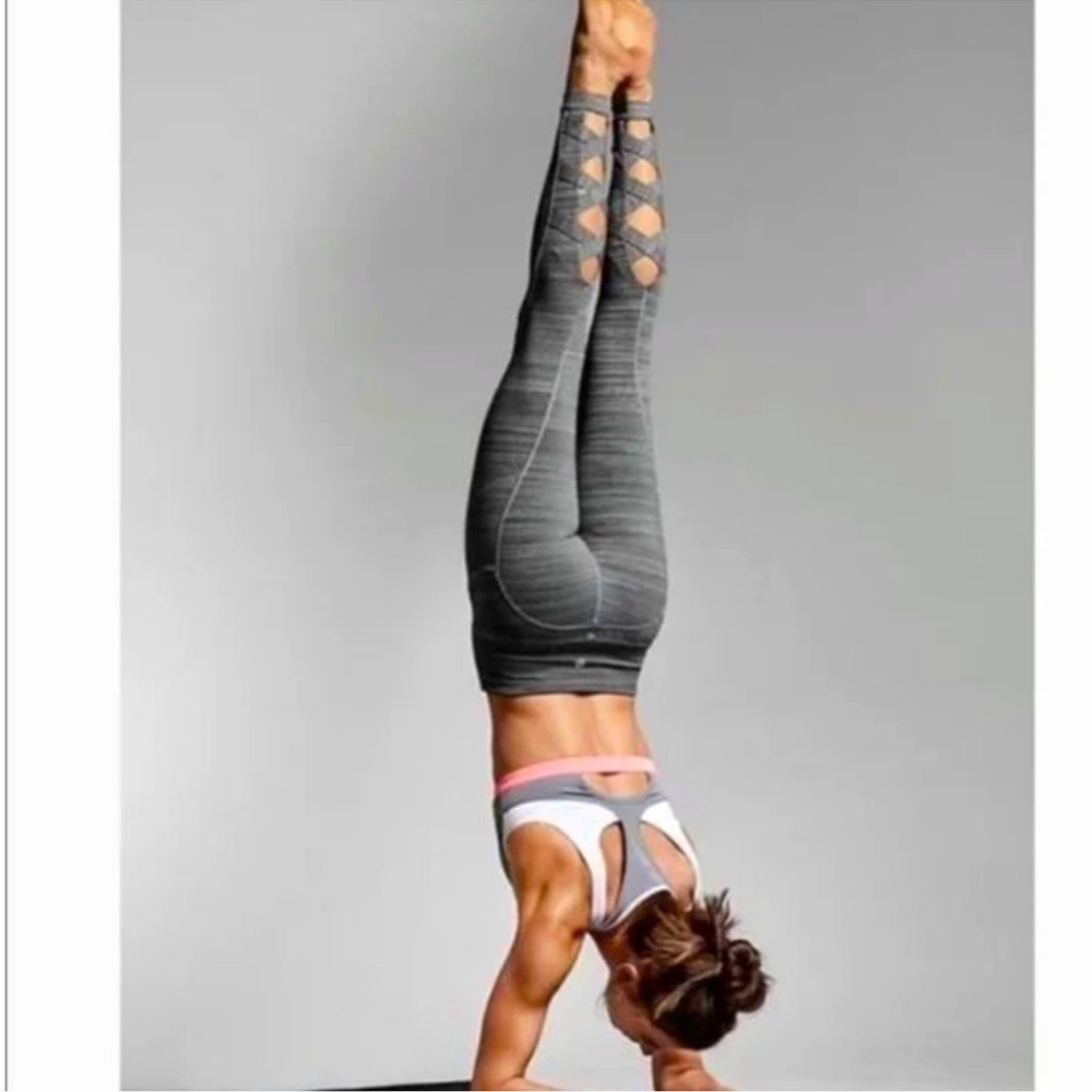 Athleta Yoga Chaturanga Criss Cross charcoal light gray Leggings size medium
